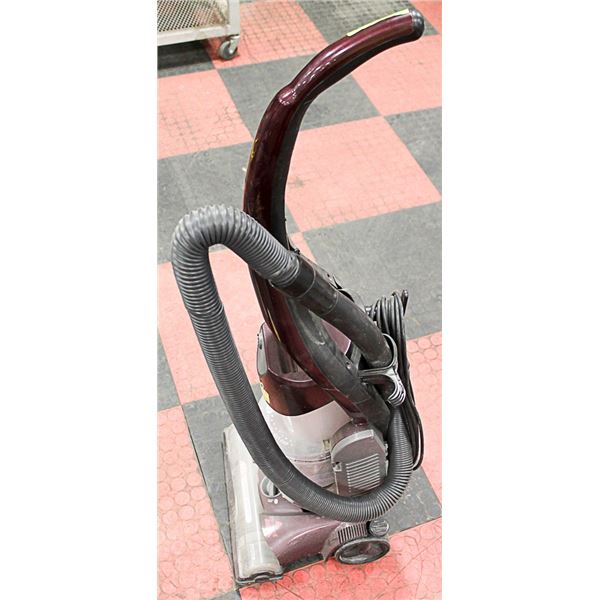 BISSEL UPRIGHT VACUUM