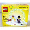 Image 1 : LEGO  BRIDE & GROOM CAKE TOPPER