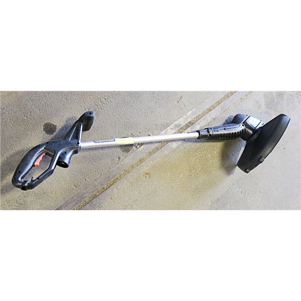 BLACK & DECKER - WEED WACKER