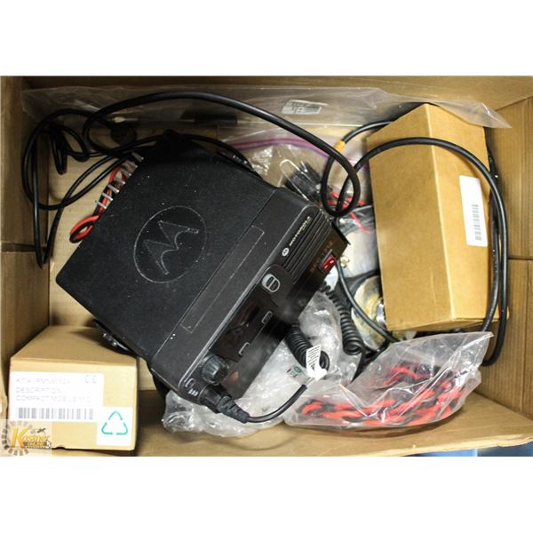 MOTOROLA CB RADIO W/ LOTS OF EXTRAS