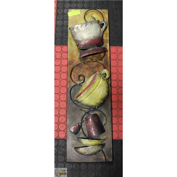 DECORATIVE METAL WALL DÉCOR