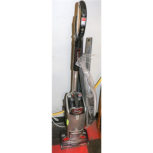 SHARK DUO CLEAN VACUUM WITH ATTACHMENTS