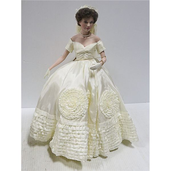 JACKIE KENNEDY WEDDING DOLL