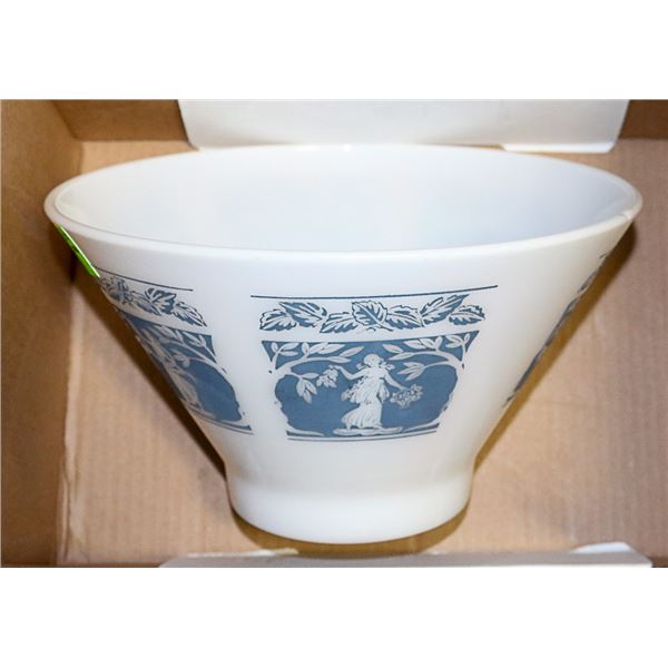LARGE VINTAGE MILK GLASS PICTORIAL BOWL
