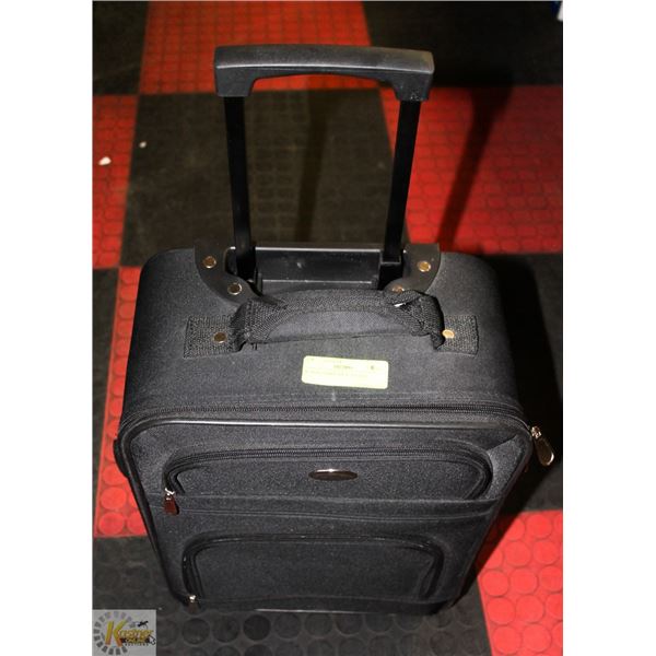 BLACK CARRY ON SUITCASE