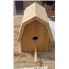 Image 1 : Barn Bird House 5" X 7" X 7"