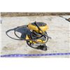 Image 1 : DeWalt palm sander