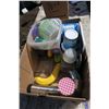 Image 2 : Lot Tupperware & Kitchen Items
