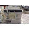 Image 5 : 2 Sewing Machines (As is)
