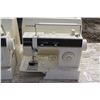 Image 4 : 2 Sewing Machines (As is)