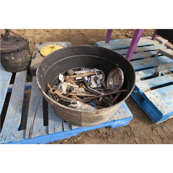 Galvanized Tub 24" + Tools