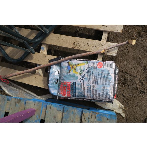 Ice melter + walking stick