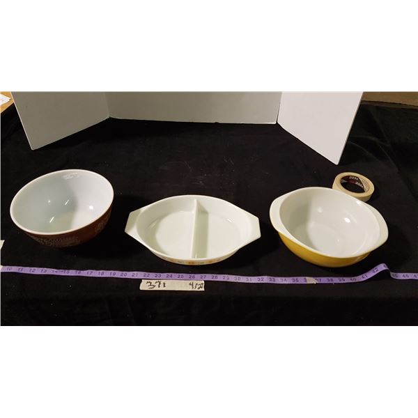 2 Pyrex bowls + Platter