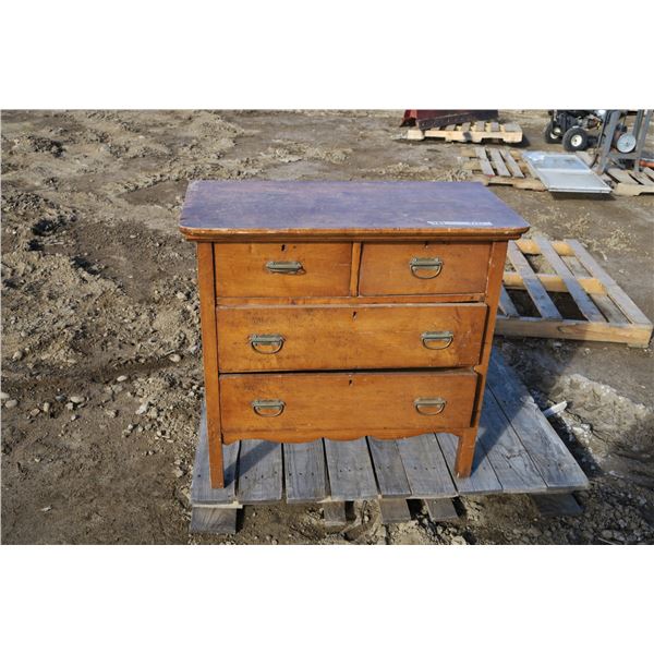 Antique Dresser 33×17×34