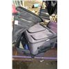 Image 2 : Lot Suitcases