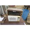 Image 1 : Lot Toaster Oven & Microwave