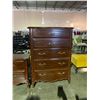 Image 2 : HIGHBOY DRESSER 18 X 33 X 47" AND 2 NIGHT STANDS