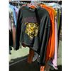 Image 8 : ASSORTED CLOTHING BRANDS SUCH AS : TOP SHOP, JADED, BDG. & MORE RACK INCLUDED