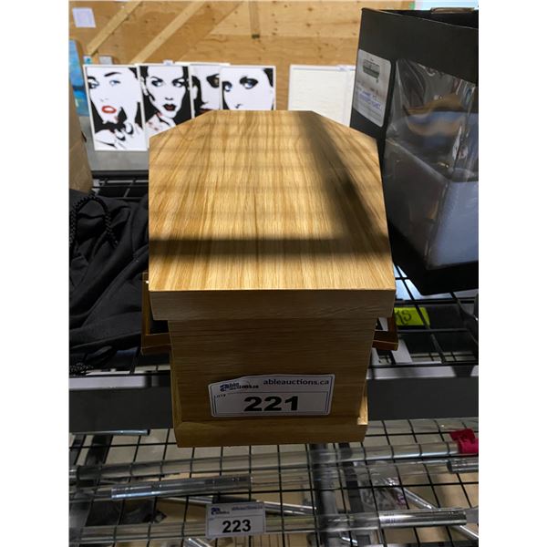 SET DEC LIDDED OAK COFFIN STYLE BOX 20 X 12 