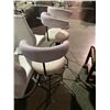 Image 2 : 3 ADJUSTABLE + SWIVEL BAR STOOLS