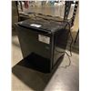 Image 2 : INSIGNIA MINI FRIDGE