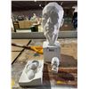Image 1 : 2 HEAD STATUES & EAR