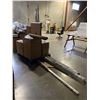 Image 2 : PALLET OF ASSORTED SET DEC MISC. ITEMS