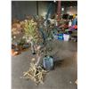 Image 2 : 2 ASSORTED FAUX PLANTS