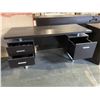 Image 2 : 3 DRAWER DESK 23.5 X 60"