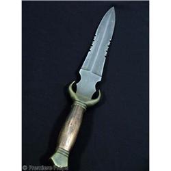 DUNGEONS & DRAGONS Double-Sided Knife