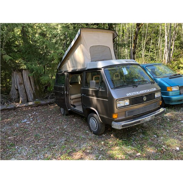 1986 VW WESTFALIA VANAGON WEEKENDER, BROWN, VIN# WV2XB0258GH014839, 71136KM, AUTOMATIC, SLEEPS 4