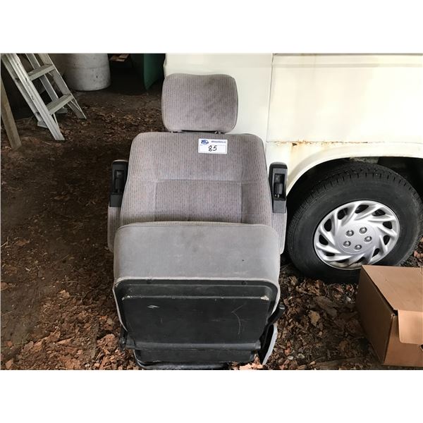 EUROVAN JUMP GREY JUMP SEAT *NANAIMO*