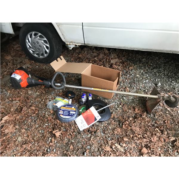 HUSQVARNA 128RJ WEEDEATER (LOW HOURS) WITH BRUSH BLADE & EXTRA HEAD *NANAIMO*