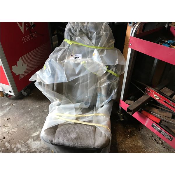 4 X VANAGON SEATS PLUS ASSORTED HEADRESTS & ARMRESTS (VARIOUS CONDITIONS) *NANAIMO*