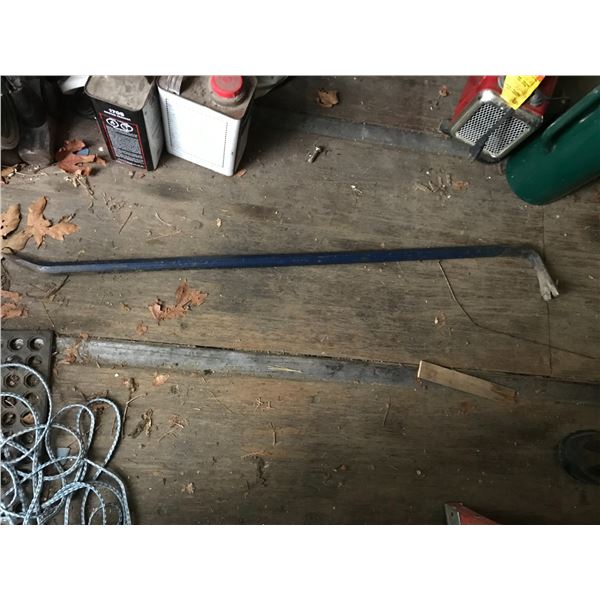 ASSORTED GARDENING TOOLS, 4' CROW BAR & HAMMOCK *NANAIMO*