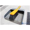 Image 2 : Dust Pan & Sweeper Set
