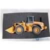 Image 7 : Ertl Case 668 Excavator & 621D Wheel Loader Toys