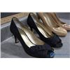 Image 4 : (3) Size 8 Ladies Shoes