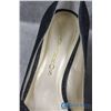 Image 6 : (3) Size 8 Ladies Shoes