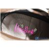 Image 6 : (3) Size 8 Ladies Shoes