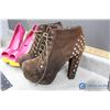 Image 7 : (3) Size 8 Ladies Shoes