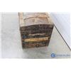 Image 3 : **Vintage Bowed Top Trunk