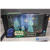 Image 2 : (3) Star Wars Figurines Play Sets in Box