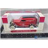 Image 1 : 1934 Canadian Tire Ford Delivery Van Model in Box