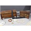 Image 17 : Jewelry Boxes, Vanity Items, Charms & Assorted Collectibles