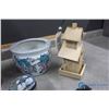 Image 5 : Assortment of Vases, Decor & Wooden Bird House