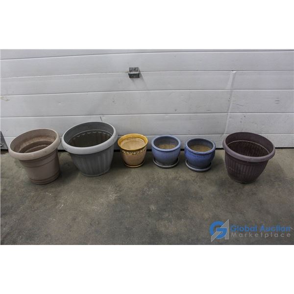 **Plastic & Ceramic Planters