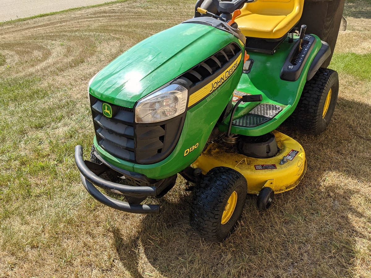 John Deere D130 Riding Lawn Mower w/Rear Dual Bagger