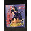Image 1 : DC DIRECT WOMEN OF THE UNIVERSE "HUNTRESS" BUST