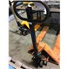 Image 2 : ORANGE INDUSTRIAL PALLET JACK